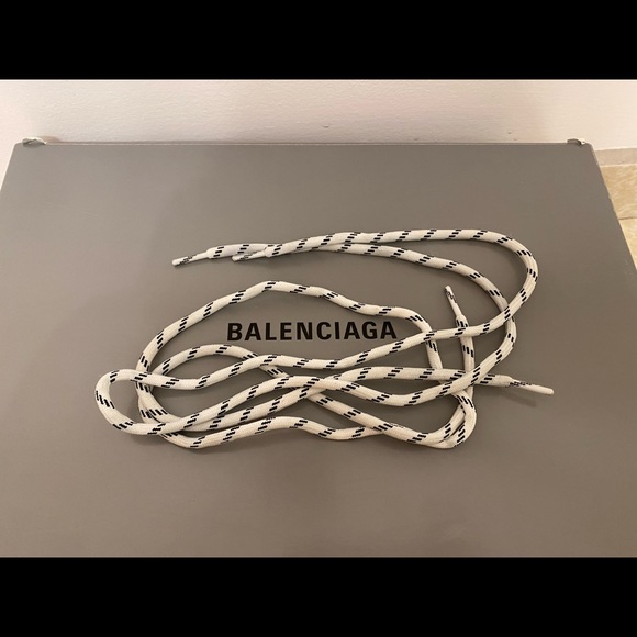 Balenciaga Triple S Size 36 - Picture 6 of 7